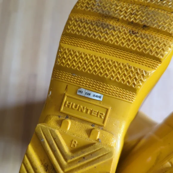 Hunter Original Kids Gloss Classic Yellow Rain Boots Big Kid 4 Youth - Picture 8 of 11